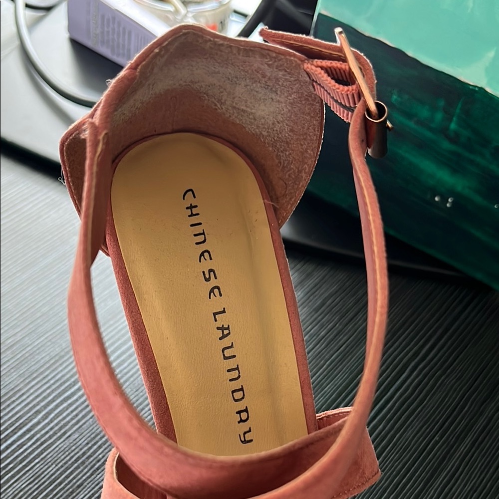 Chinese Laundry Pink Sandals for Effortless Elegance - Picture 4 of 5